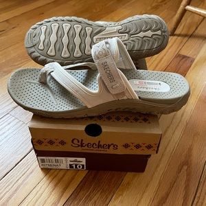 Skechers size 10 sandals